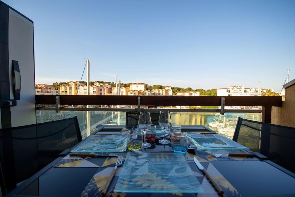 Mer Veilleuse Gruissan - Clim - Piscine Exteriör bild